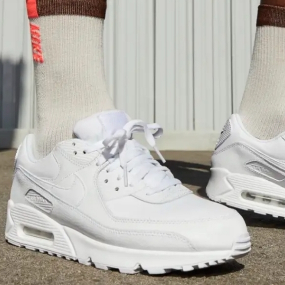 Nike Air Max 90 Streetwear/Lifestyle Shoes Size 10.5 for Men - Picture 3 of 11